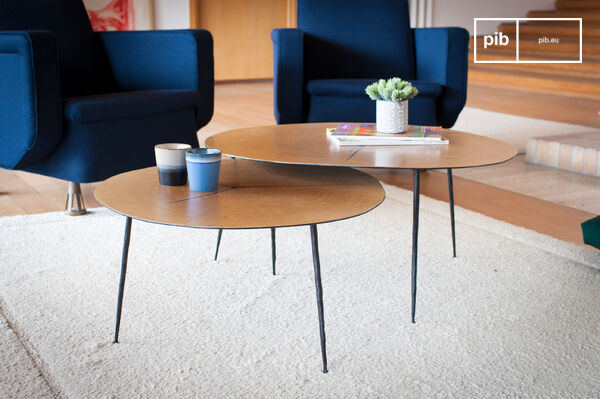 A combination of metal and wood for a harmonious and sophisticated whole.